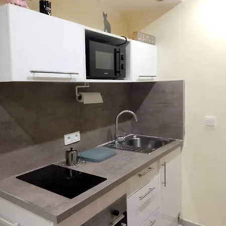 Alice Apartment *